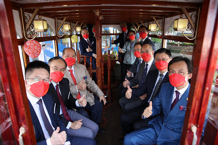 20220910 (江蘇企業分會) 華泰國際連續兩年邀全港市民免費乘搭電車歡度中秋2.jpg